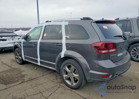 2017 Dodge Journey Crossroad z USA, uszkodzony, nr VIN 3C4PDCGGXHT572537